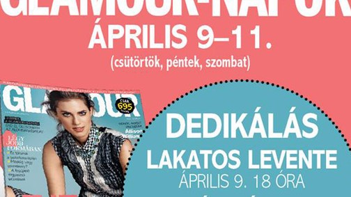 GLAM ALERT! Az év legsármosabb férfija dedikál!