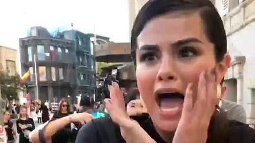 Szupercuki Selena Gomez reakciója arra, hogy megríkatott egy kisgyereket