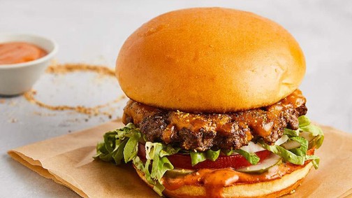 Önvezető autó? Oda se neki! Itt a hamburgerkészítő robot