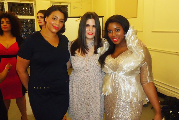 A jobb oldalon Simone-nal a 2012-es Miss Curvaceous UK győztesével