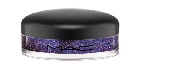 Ettől az új szépségtrendtől kihull az emberek szemöldöke!