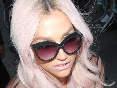 A lány, aki szuperdögös lett lehetetlen hajszínnel: Kesha