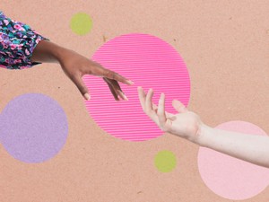 Meghallottad, hogy valakire rasszista megjegyzést tettek? Így lépj közbe biztonságosan, ha bántó viselkedés tanúja vagy