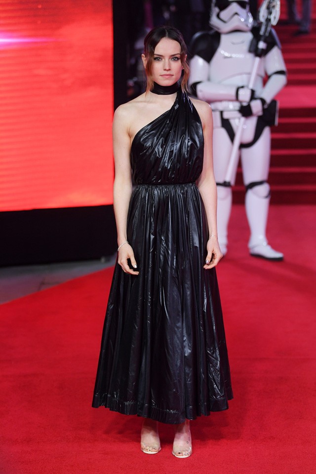 Daisy Ridley galaktikus ruhájában gyönyörűbb, mint valaha!