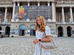 Viszkok Fruzsi virágos ruhája maga a nyári elegancia