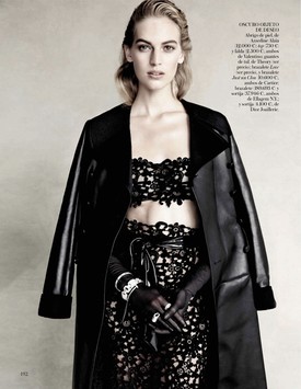 Axente Vanessa 10. alkalommal a Vogue címlapján!