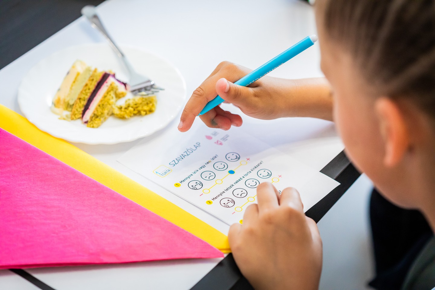 A Magyarország Cukormentes Tortája verseny történetében először gyermekzsűri is döntött: az 1-es típusú cukorbeteg gyerekek a 'Nyári ébredés' tortát választották különdíjasnak. A kezdeményezés része annak az edukációs programnak, amelyben bemutatkozott a világ első cukorbeteg Barbie babája is – az Egy Csepp Figyelem Alapítvány közreműködésével