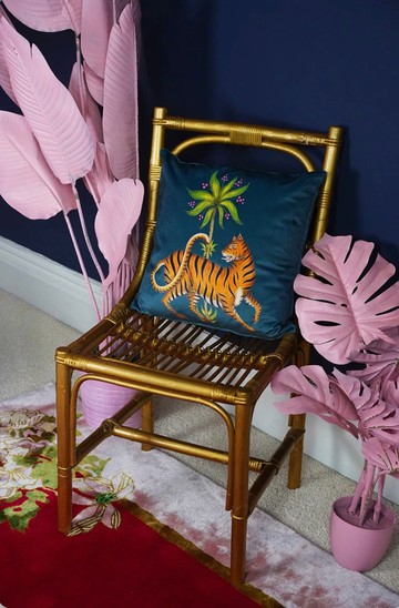 Hímzett bársony díszpárna - Charlton Island, £80