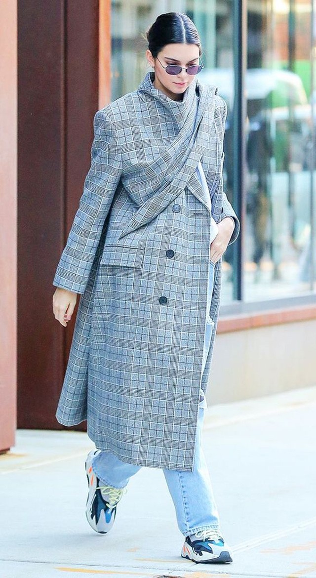 Vigyázz, támad a papi cipő