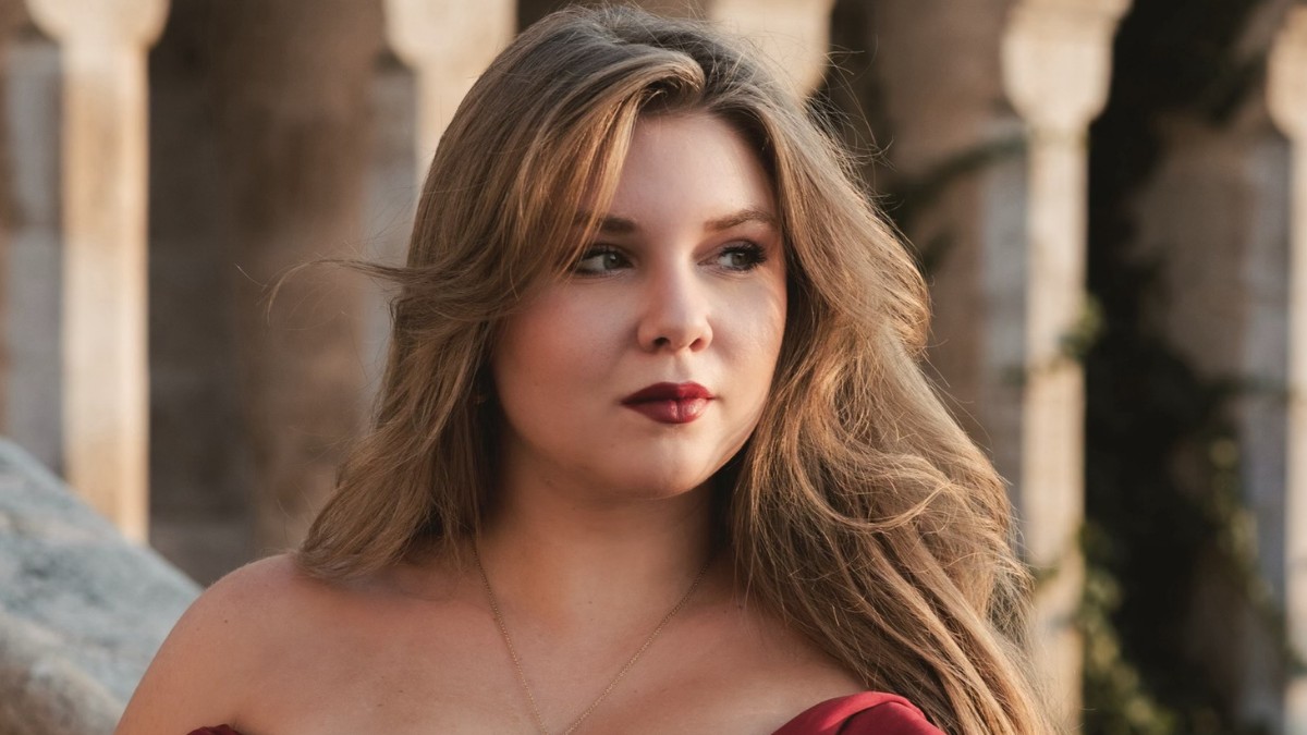 „Az opera továbbra sem halott műfaj” - Brindás Boglárka operaénekesnő a klasszikus zene jövőjéről