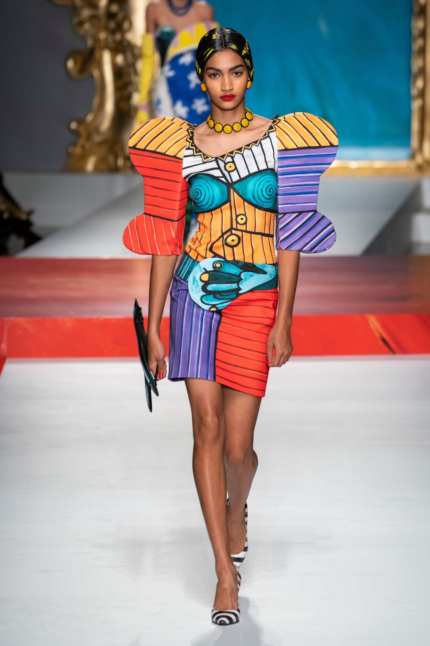 Kubista: Moschino 2020 tavasz-nyárAlaïa 2022 ősz-tél