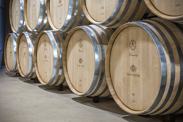 Tokaj koronája, a Juliet Victor borászat megnyitotta kapuit