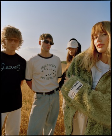 A  kollaboráció darabjai elérhető árú darabok és nagyon szuper, retró részletek teszik őket egyedivé, szerethetővé