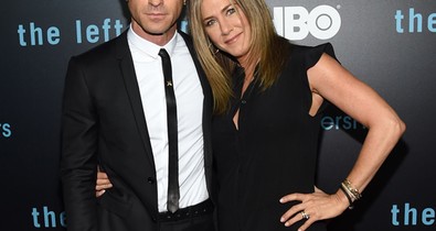 Bő overall rejti Jennifer Aniston kerekedő pocakját