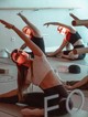 Mostantól a luxus bőrápolást pilates matracon is élvezheted a MAOU Tabán Pilates Stúdióban. A FOREO FAQ x MAOU Pilates együttműködésében a mozgás, a regeneráció és a tudatos skincare egy közös wellness-rutin részévé válik, amelynek főszereplője a FOREO FAQ 202 LED maszk. Ez az eszköz 8 különböző LED-hullámhosszon kínál célzott megoldást a különböző bőrigényekre - legyen szó feszesítésről, nyugtatásról, tónusjavításról vagy a bőr általános revitalizálásáról. Red Light-Stretching Mat powered by FOREOStretching Mat óra, önálló jegy: 6500 Ft, Red Light-Stretching Reformer powered by FOREOReformer óra, önálló jegy: 7900 Ft