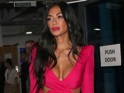 Hű: Nicole Scherzinger hastáncos ruhában mutatta meg minden izomcsoportját 