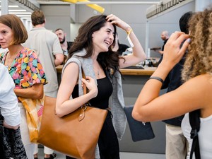 Milyen tárgyak vesznek majd körül minket a jövőben, és hogyan készülnek? – Future Materials konferencia Budapesten