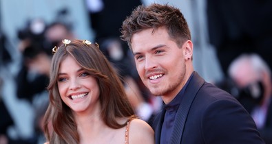 Fogadjunk, hogy azonnal belepirulsz majd Palvin Barbara és Dylan Sprouse szerelmes fotójába!