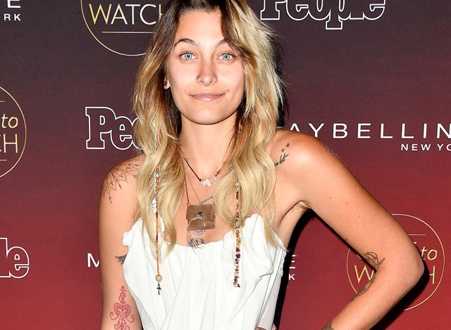 Így meztelenkedik Paris Jackson a testpozitív nézetért