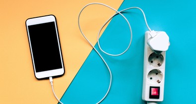 Sokan éjszaka töltik a telefonjukat, pedig érdemes figyelni erre az egy dologra