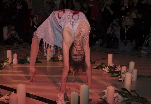 Halomnious bemutató