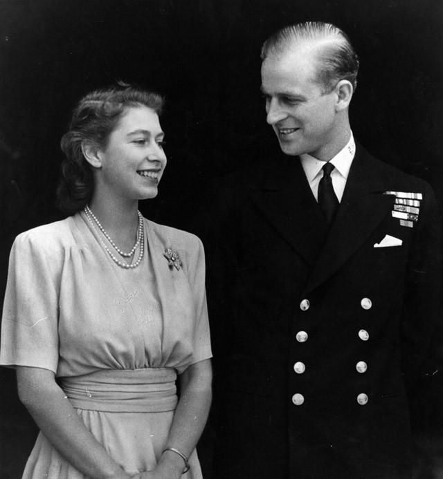 Ezer év után először: Íme egy friss fotó a 99 éves Fülöp hercegről és Erzsébet királynőről