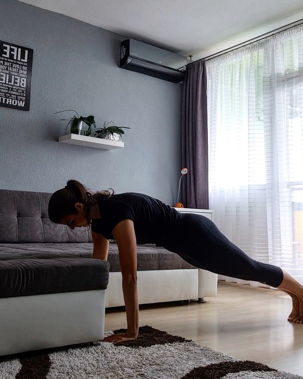 Ezzel az otthoni edzéssel Juhász Petra segítségével a felsőtested erősítheted