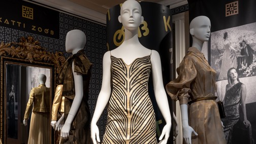 Júniusig még megnézheted a Dresszkód: Katti Zoób kiállítást!