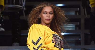 Elképesztően hosszú már Beyoncé haja