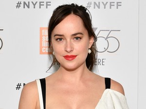Nem fogod elhinni, kivel randizik Dakota Johnson!