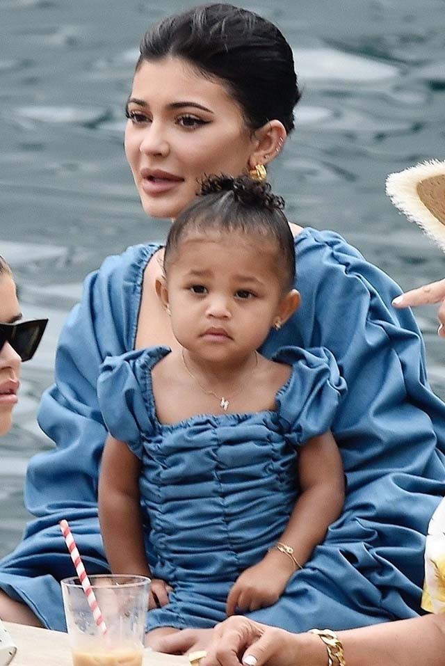 Kylie Jennernek nem tett jót a plasztika: retusálás nélkül sokkal idősebbnek tűnik