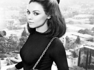 Mila Kunis megint tökéletes a Dior kampányban