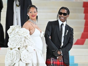 Rihanna és A$AP Rocky ritkán látott fotókkal ünneplik kisfiuk születésnapját