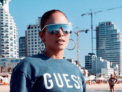 Nézd meg Jennifer Lopez szexi kockás hasát és sírj!