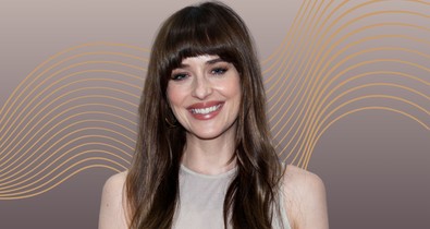Dakota Johnson melltartó nélkül viselt pucérruhát, csupán áttetsző csipke takarta a melleit
