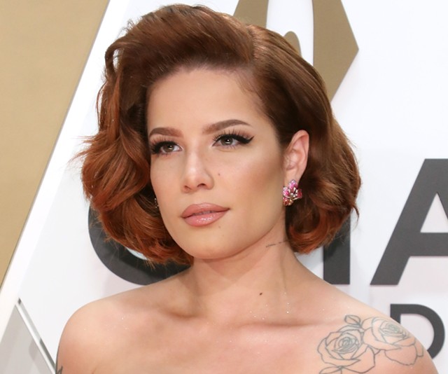 Halsey teljesen kikelt magából a koncertjén, amiért a rajongók az exe nevét skandálták