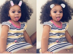 Kivasalta kétéves kislánya haját- rátámadt az internet!