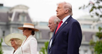Kínos pillanat a Fehér Házban: Donald Trump a király előtt ragadta volna meg felesége fenekét