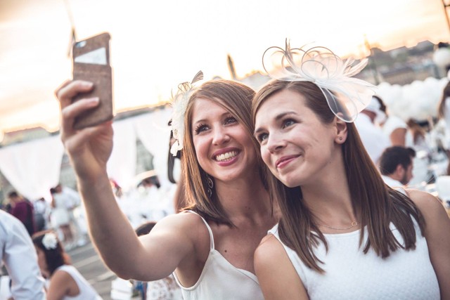 Öltözz fehérbe, szórakozz Budapest egyik titkos helyén!