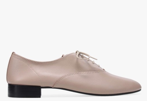 Érkezik a cipőtrend, ami letarolja a balerina uralmát: ez lesz az ősz legnagyobb trendje