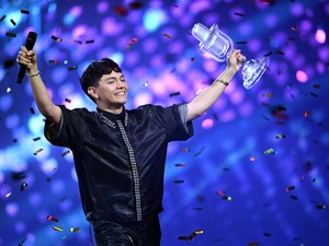 Ő lett az Eurovíziós Dalfesztivál győztese, brutálisan nagyot fordult a végeredmény az utolsó pillanatban