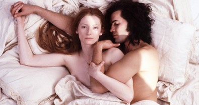 30 év után újra teltházzal fut Tilda Swinton filmje, és aktuálisabb, mint valaha