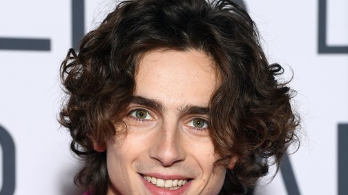 Timothée Chalamet is beszállt az apró kiegészítős trendbe