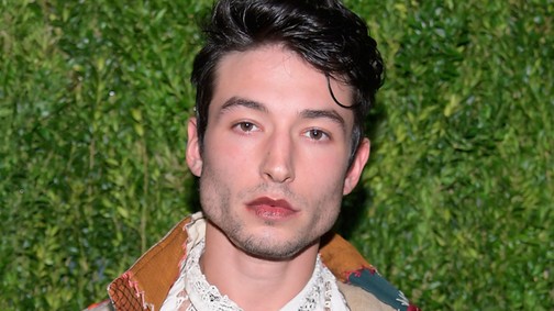 Ezra Miller a legmocskosabb szexuális élményeiről számolt be