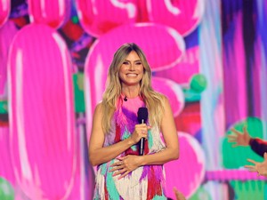 Merész fotókkal ünnepelte évfordulóját férjével Heidi Klum: a bikinialsón kívül semmit nem visel