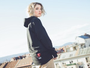 Premier! Tamáska Gabi új dala és klipje nálunk debütál