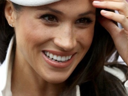 Meghan Markle szeplőit tetováltatta magára ez a lány, hogy hasonlítson a hercegnére...