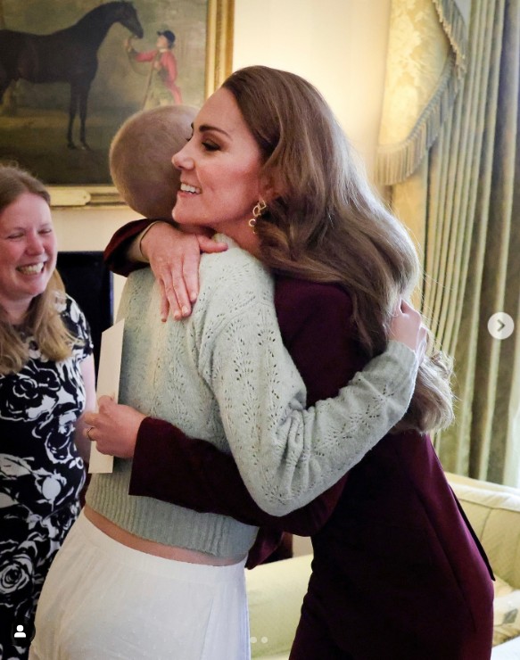 Liz hatalmas ölelést kapott Katalin hercegnétől