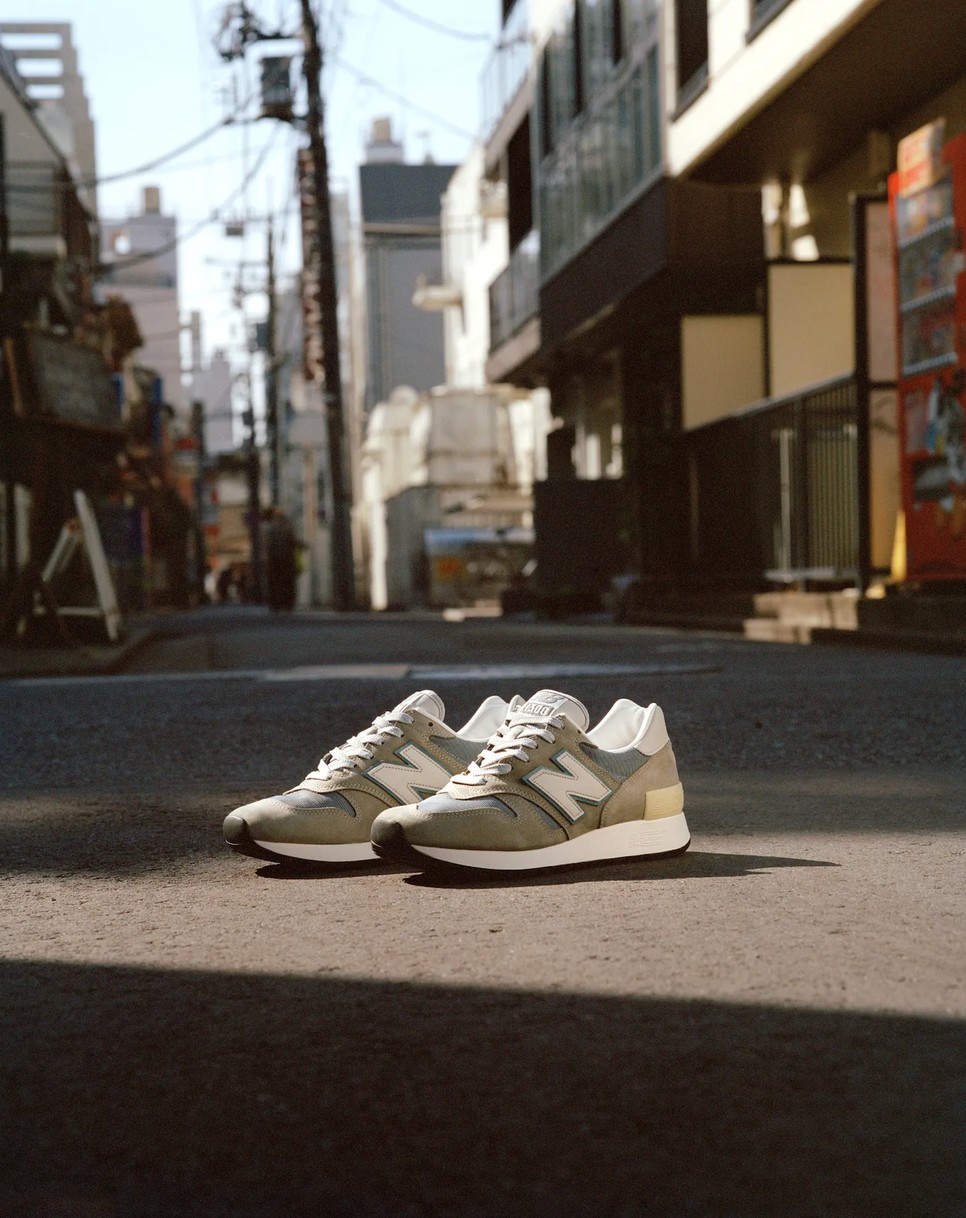 Az új szürke szín megkülönböztette a New Balance városi futócipőit az akkoriban jellemző fehér tornacipőktől.