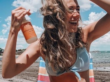 Varázsolj tengerparti hullámot a hajadba! Mutatjuk a lépéseket!